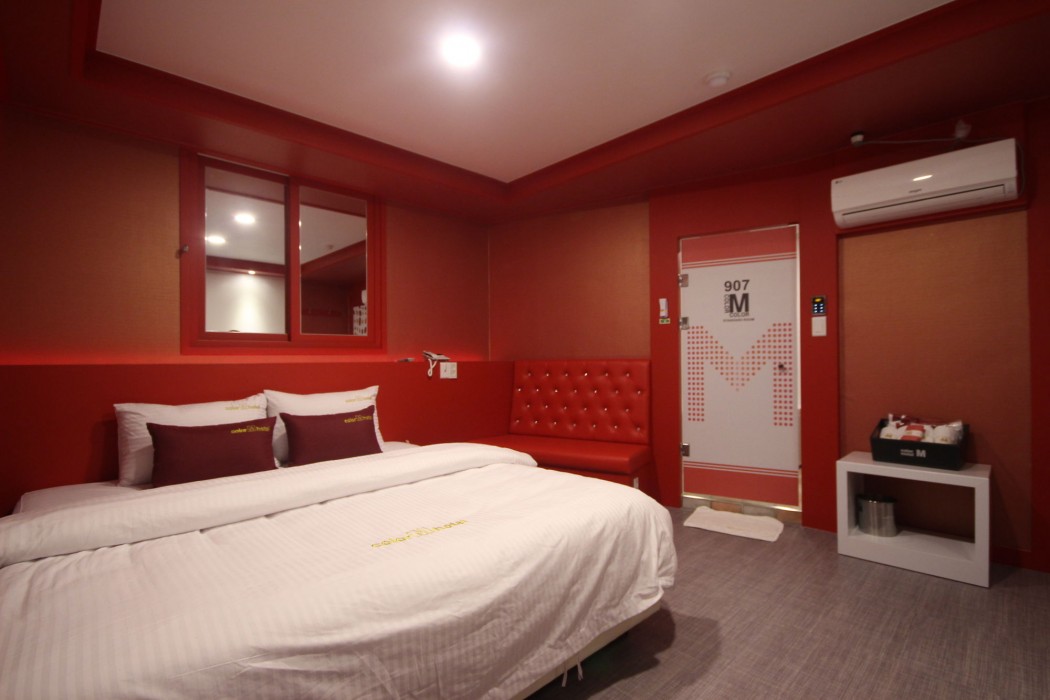 Color M Motel 55/85