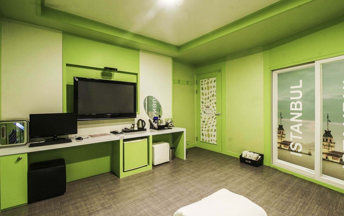 Color M Motel 60/85