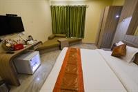 OYO Premium Assi Ghat 17/50