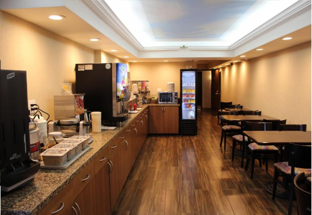 Alhambra Hotel 24/50