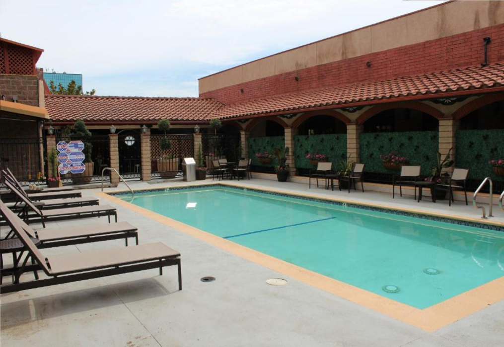 Alhambra Hotel 25/50