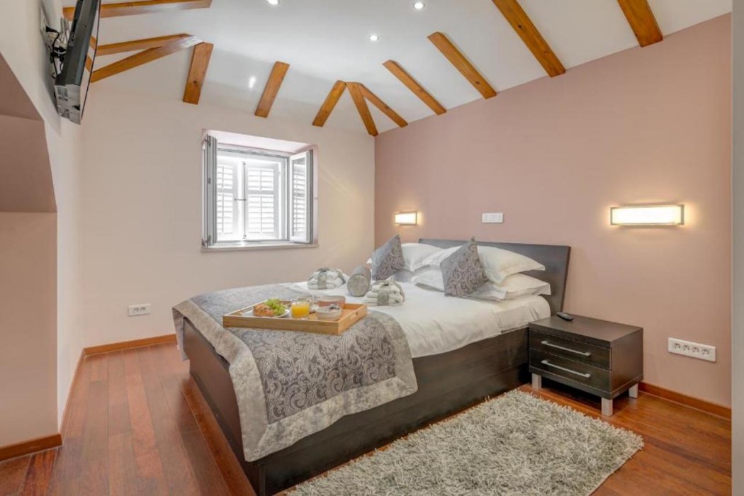 Palace Suites Heritage Hotel – Adults Only 20/70