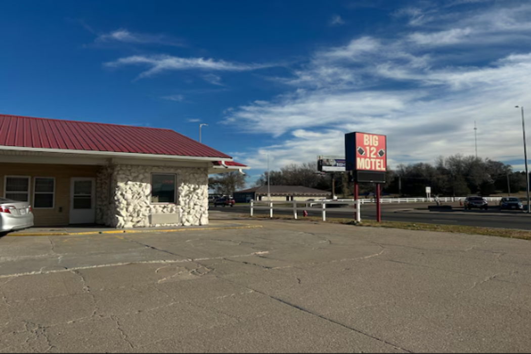 Big 12 Motel Broken Bow in BROKEN BOW - NE