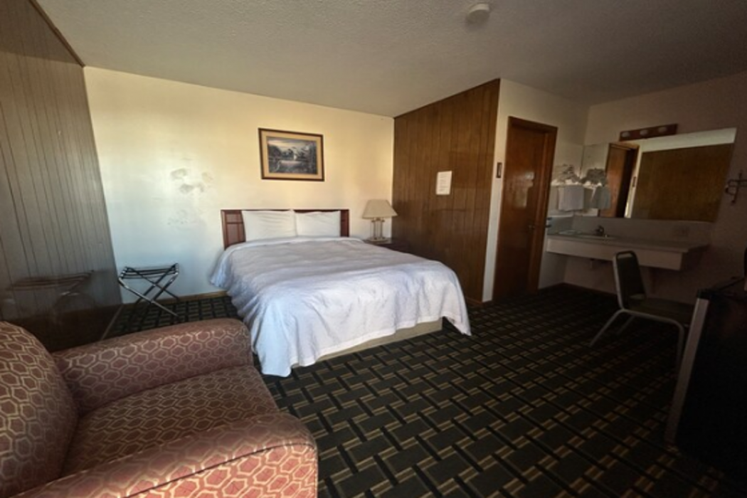 Big 12 Motel Broken Bow 10/43