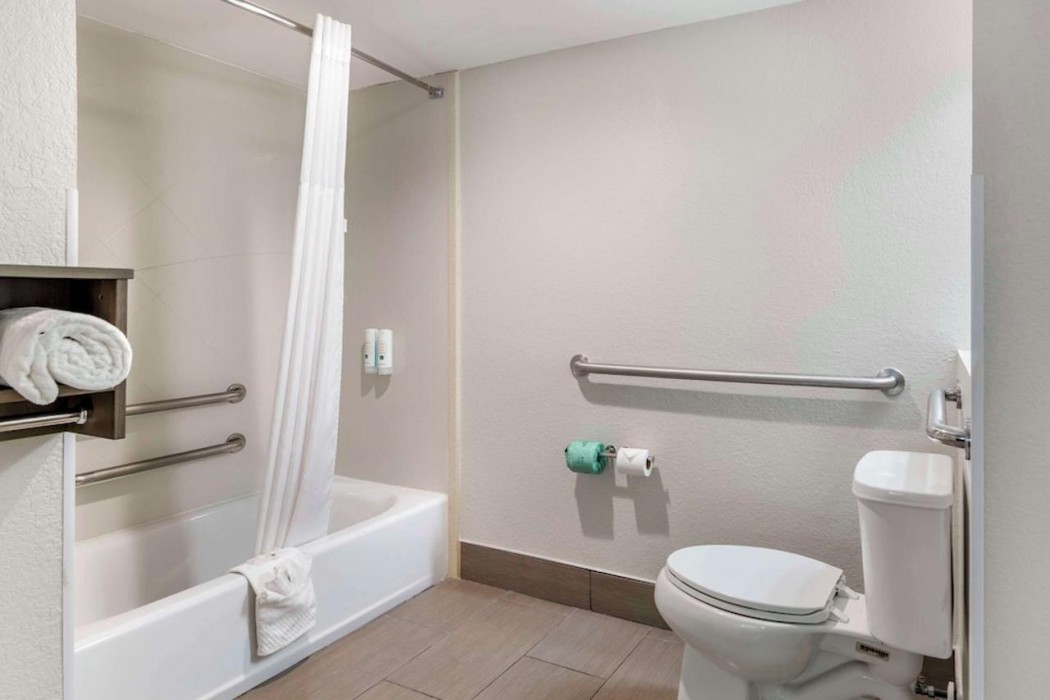 Quality Inn & Suites Athens University Area 10/57