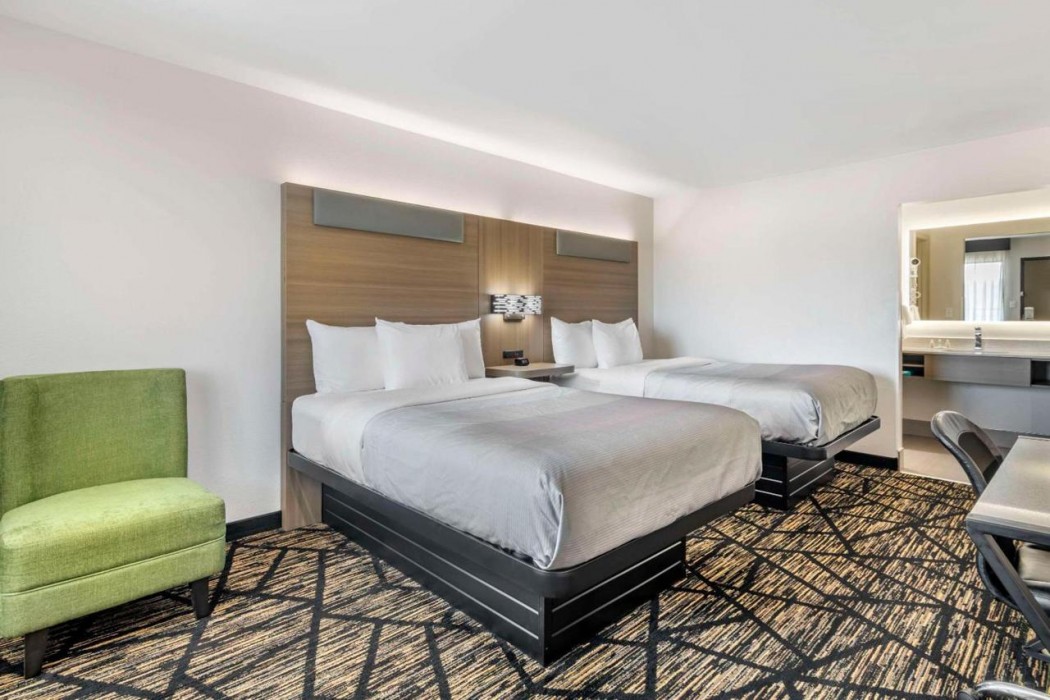 Quality Inn & Suites Athens University Area 16/57