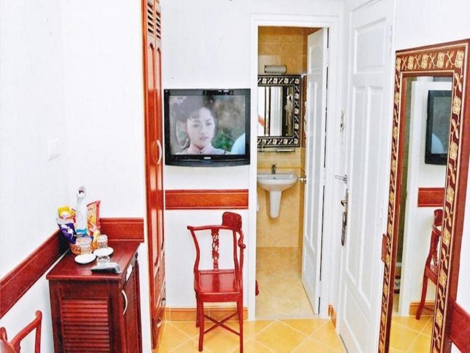 Hoang Thanh Thuy Hotel 1 42/77