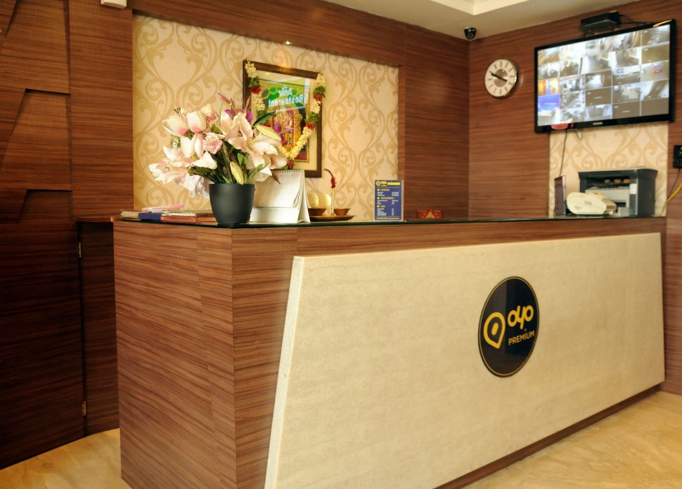 OYO Premium Avinashi Road Hope College 18/43
