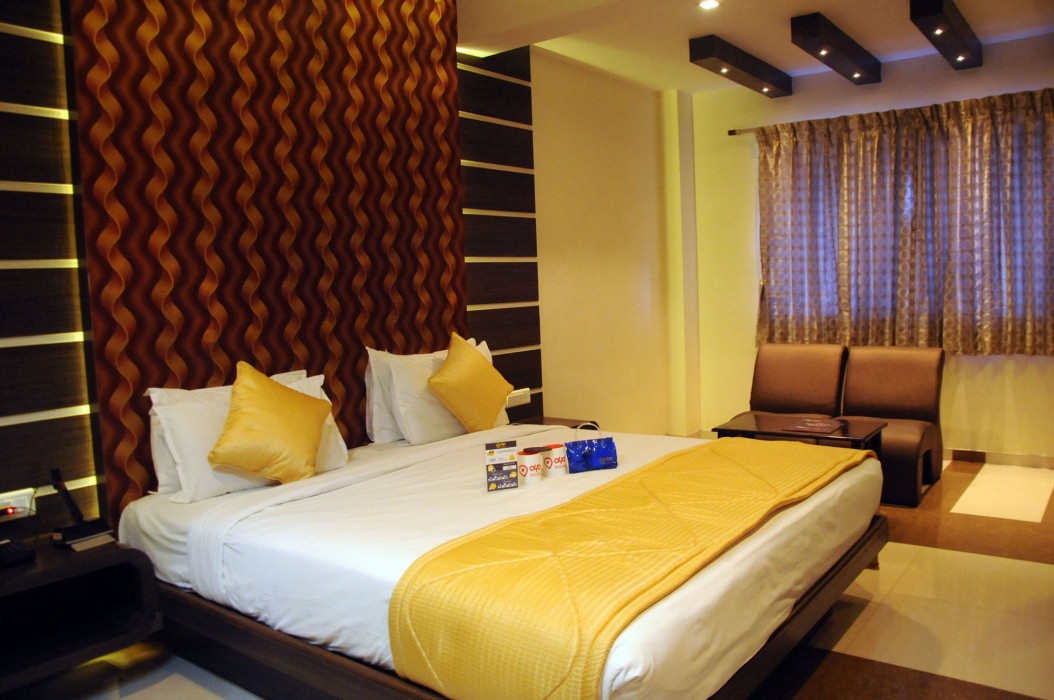 OYO Premium Avinashi Road Hope College 27/43