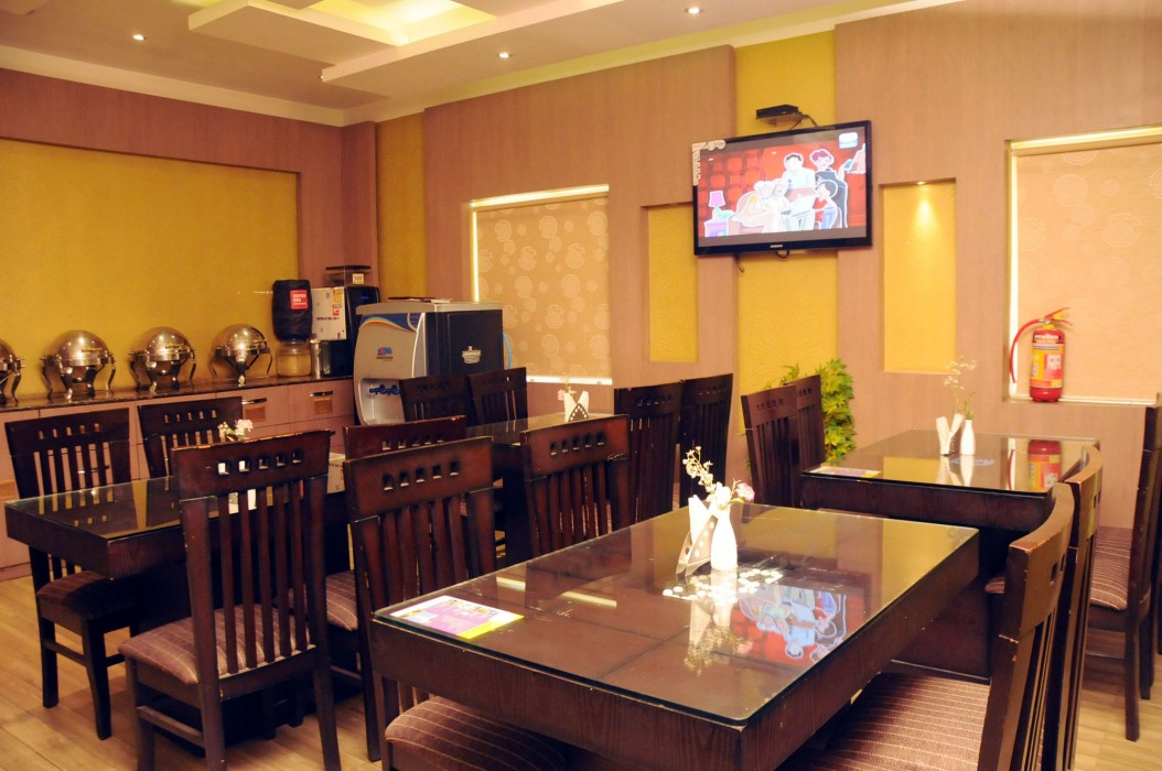 OYO Premium Avinashi Road Hope College 29/43