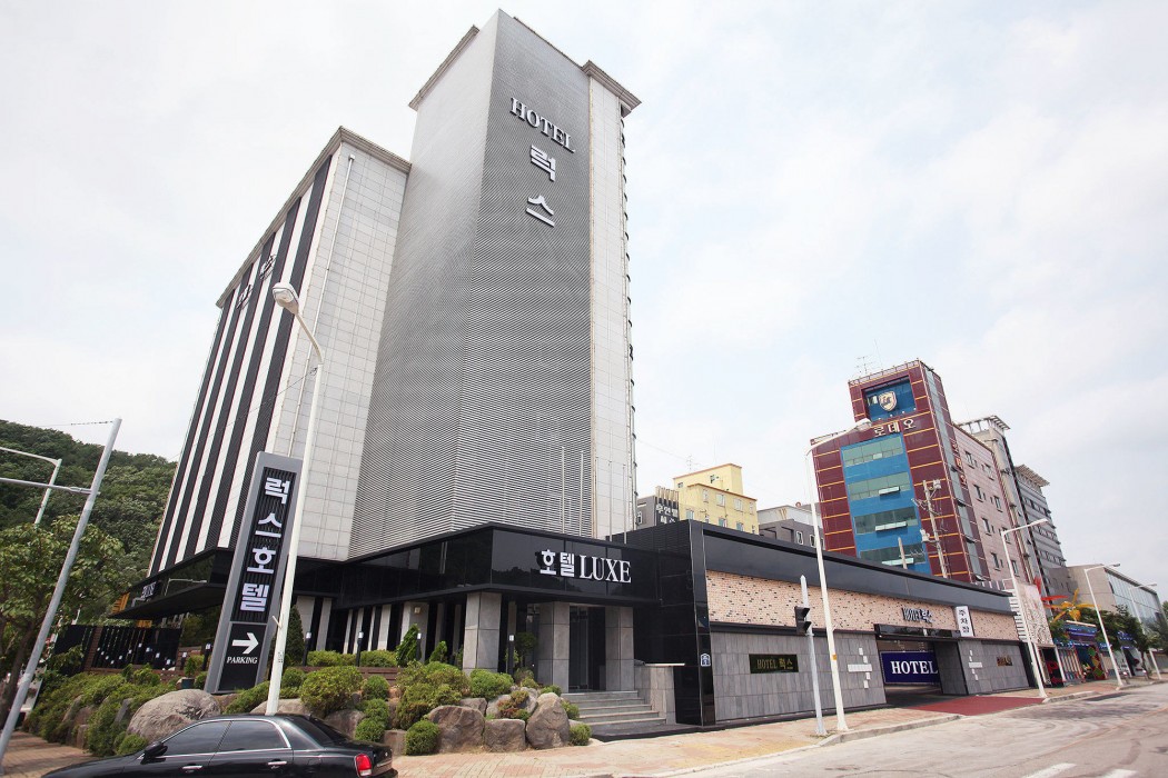 Hotel Luxe 51/75