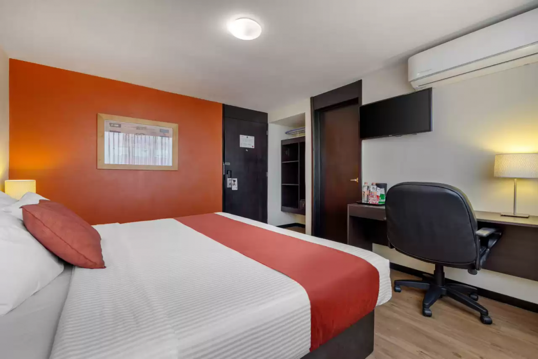 Comfort Inn San Luis Potosi 10/34