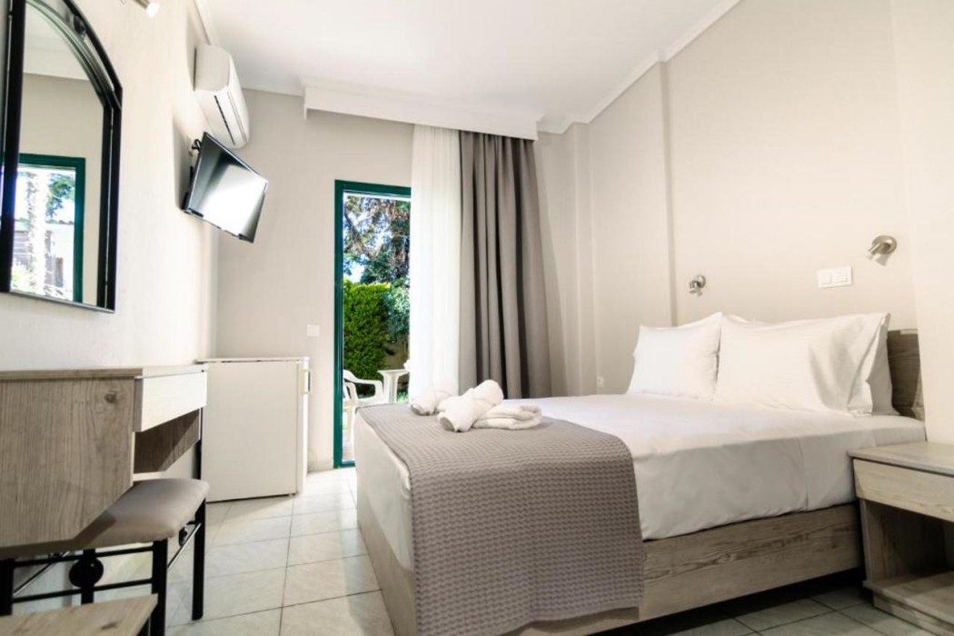 Samel Hotel 28/84