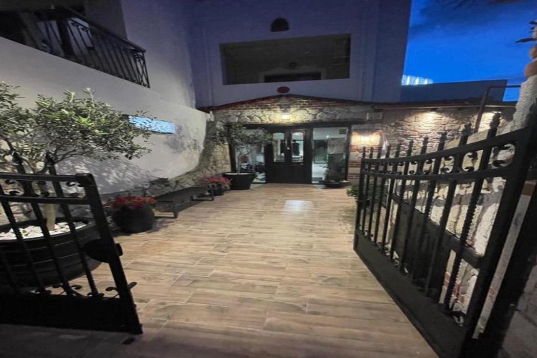 Samel Hotel 44/84