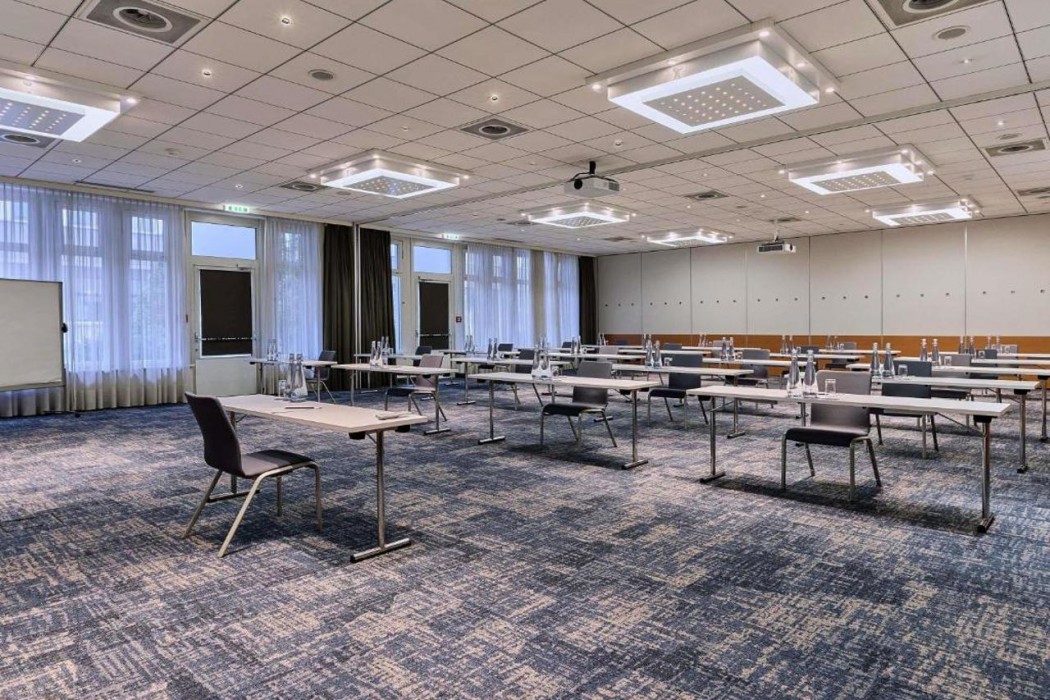 Novotel Zurich Airport Messe Hotel 32/64