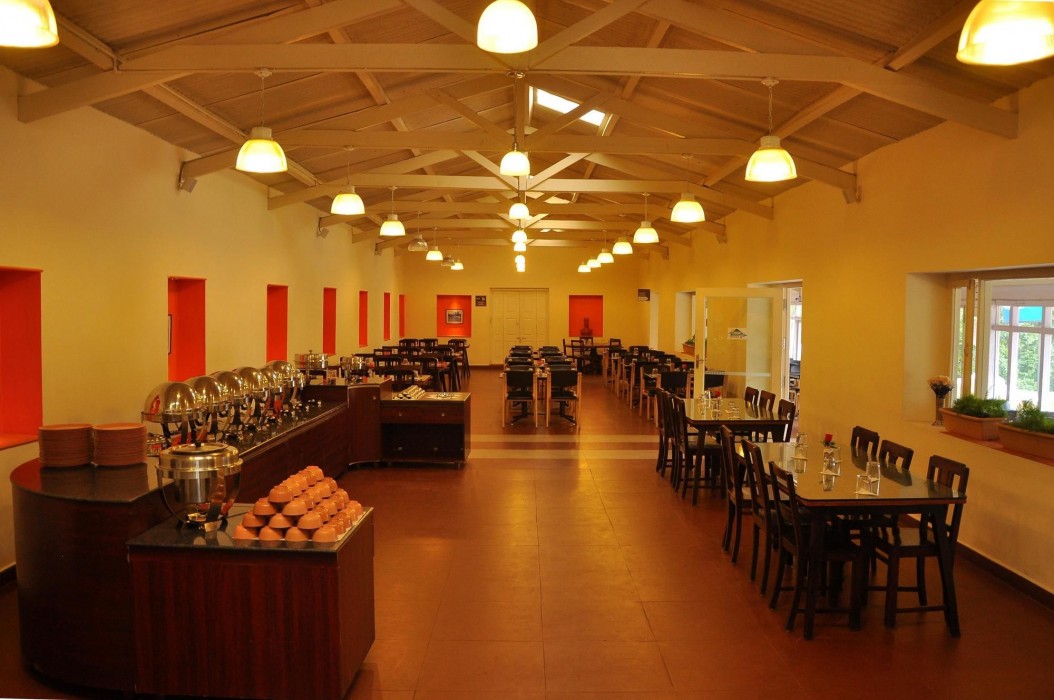 OYO Premium Golf Club Road 13/57
