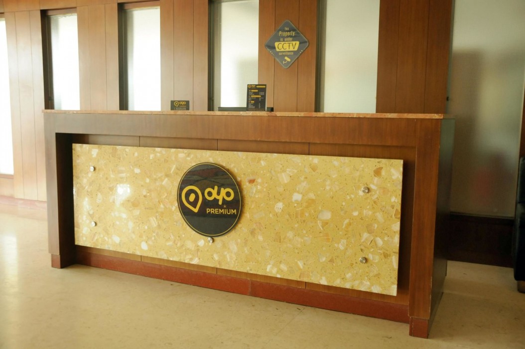 OYO Premium Airport Sitra 15/18