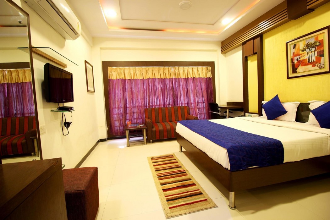 OYO Premium Paldi Cross Road 45/75