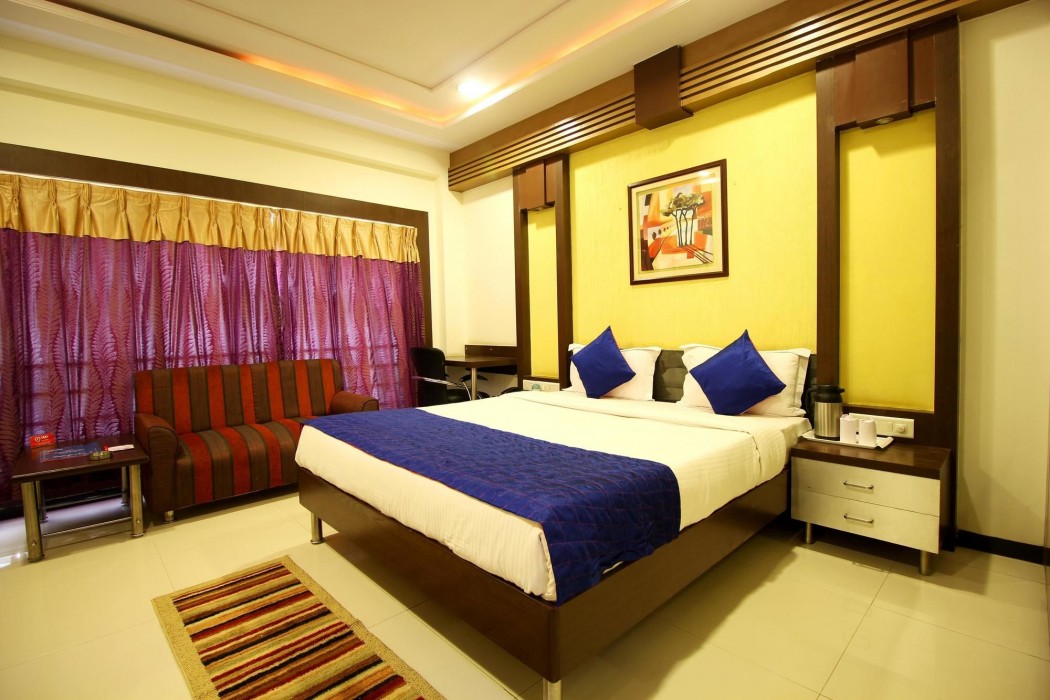 OYO Premium Paldi Cross Road 32/75