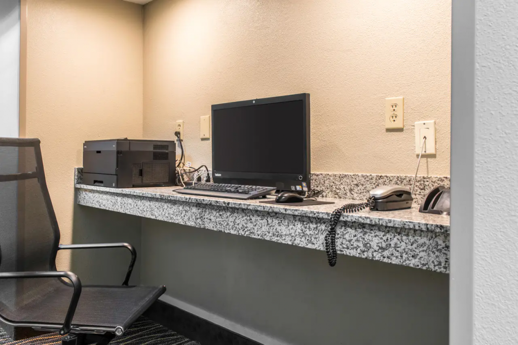 Sleep Inn & Suites Pittsburgh Airport 10/24