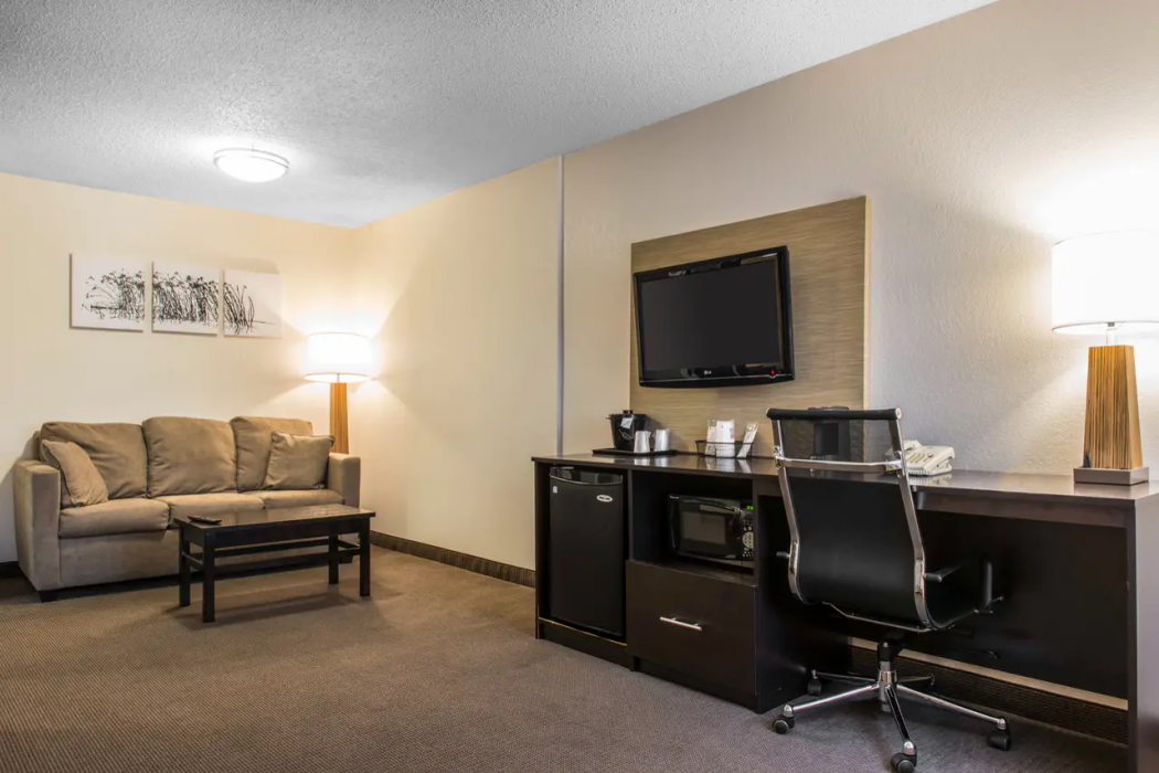 Sleep Inn & Suites Pittsburgh Airport 8/24