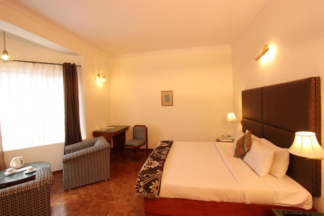 Golden Tulip Manali 43/92