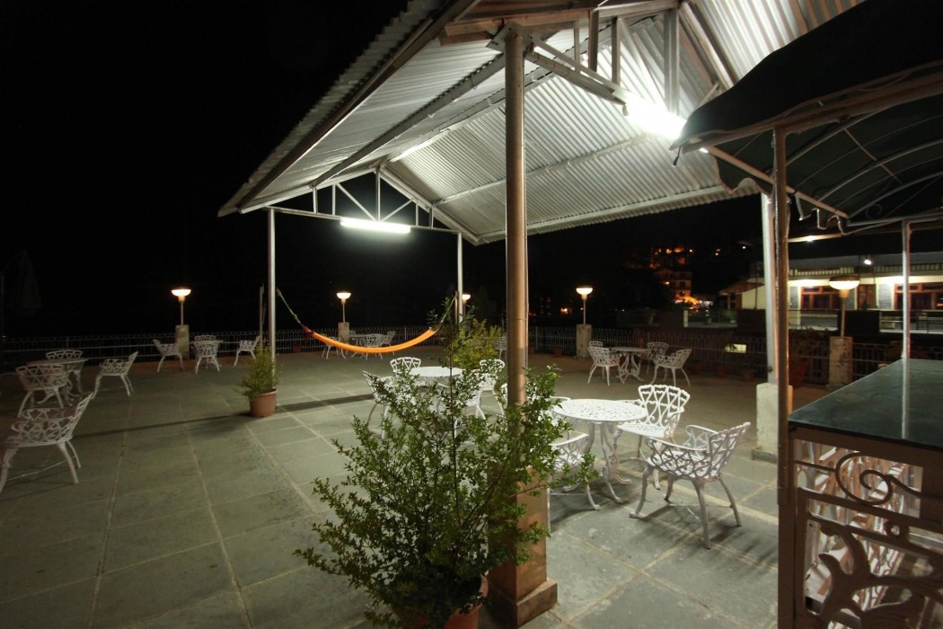 Golden Tulip Manali 26/92