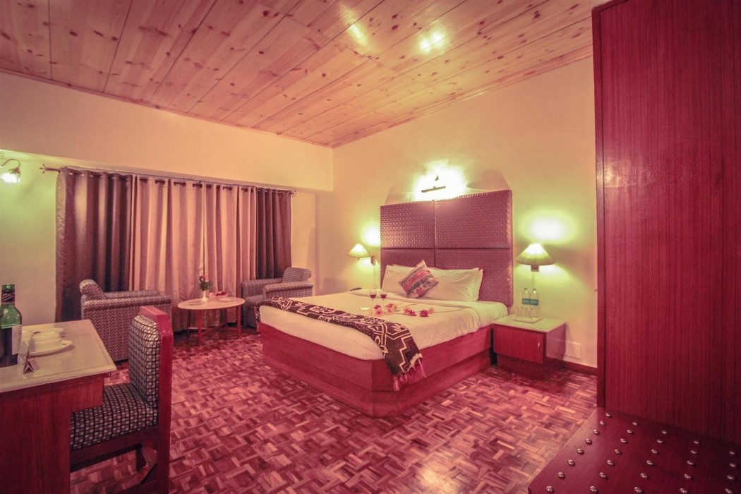 Golden Tulip Manali 40/92