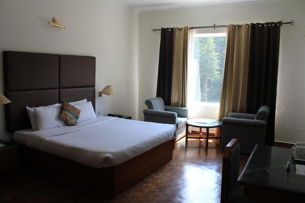 Golden Tulip Manali 57/92