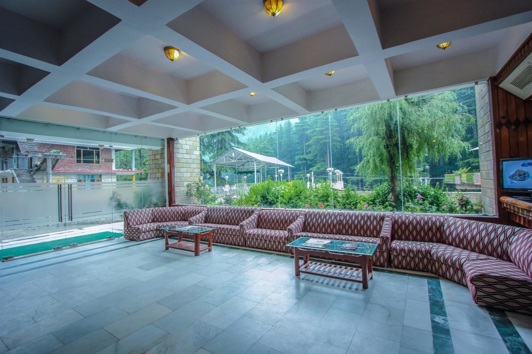 Golden Tulip Manali 51/92