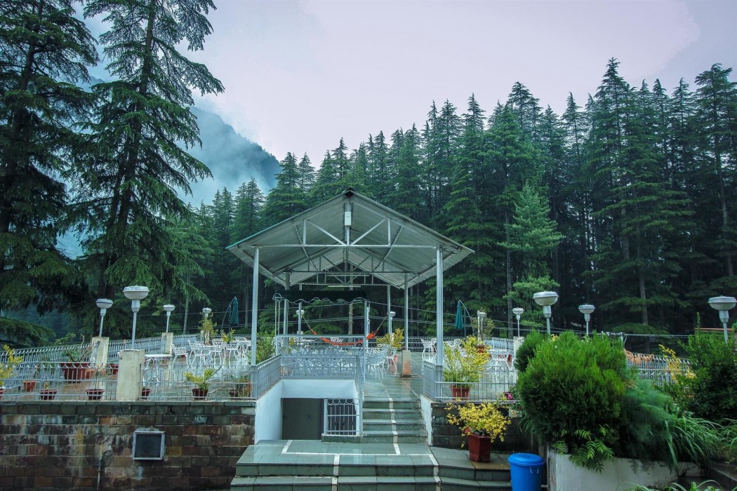 Golden Tulip Manali 30/92
