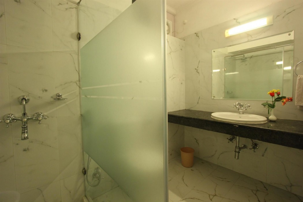 Golden Tulip Manali 44/92