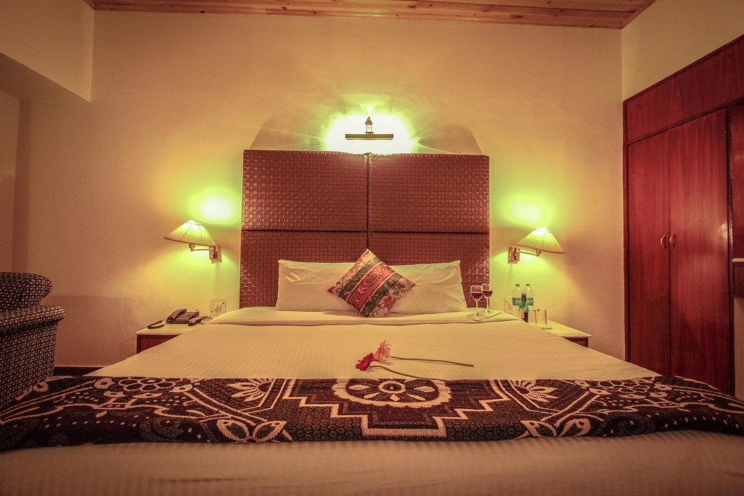 Golden Tulip Manali 27/92