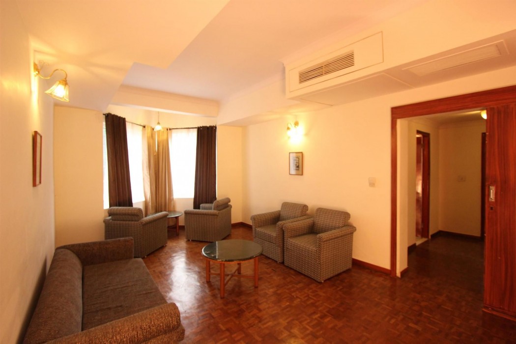 Golden Tulip Manali 56/92