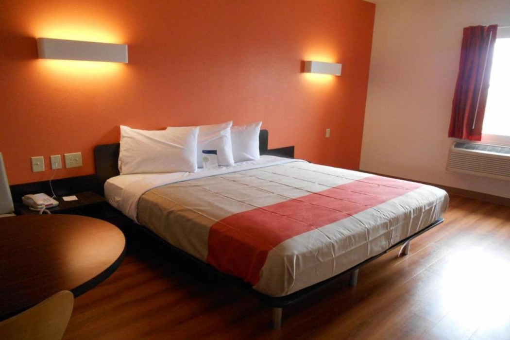 Motel6 Jourdanton, TX 9/37