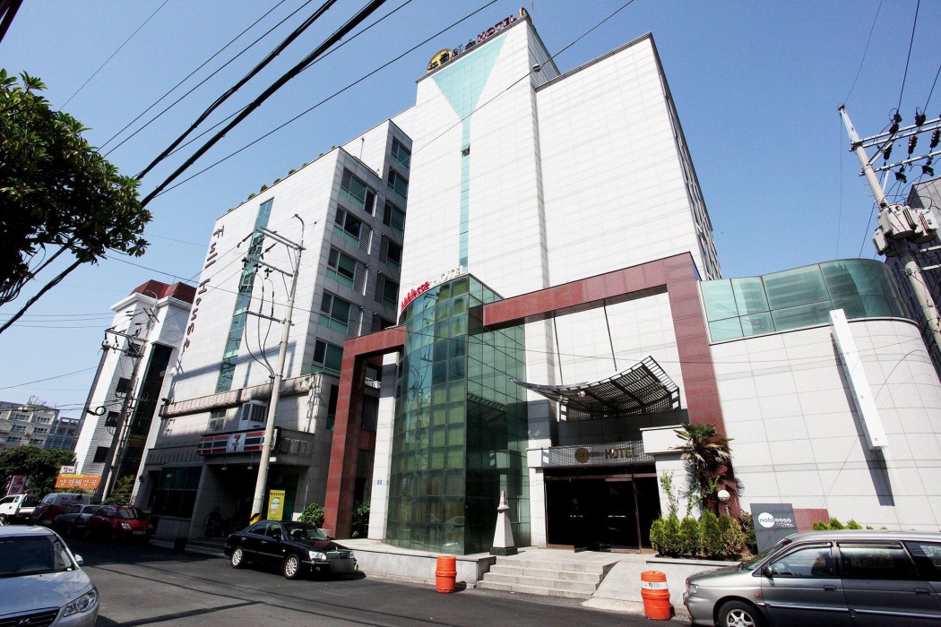 Noblesse Hotel 52/100