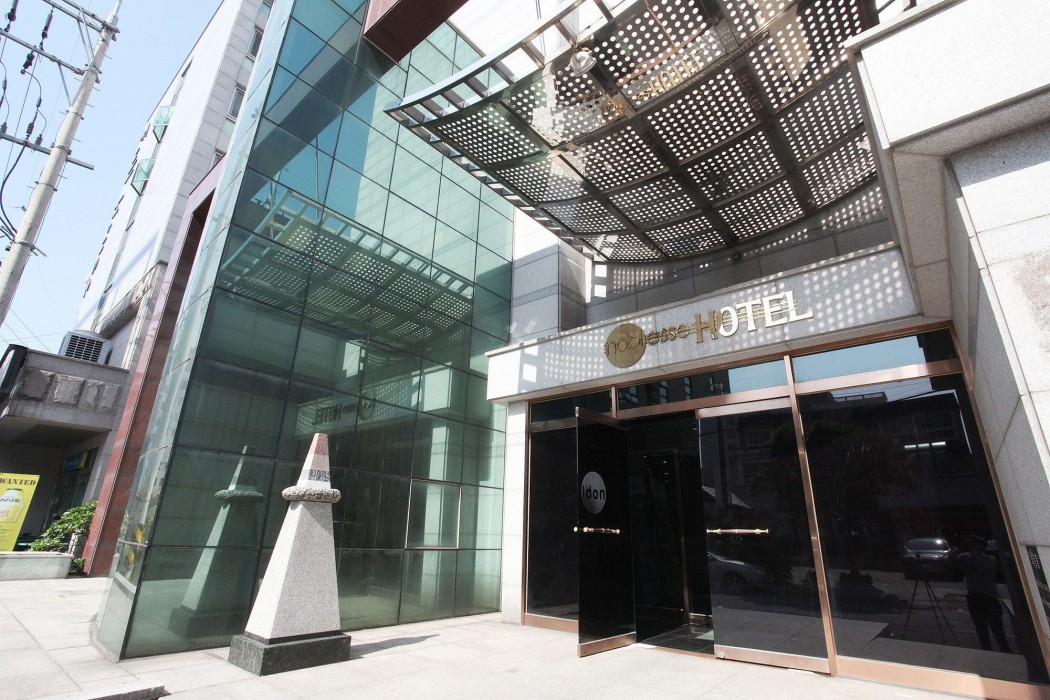 Noblesse Hotel 38/100
