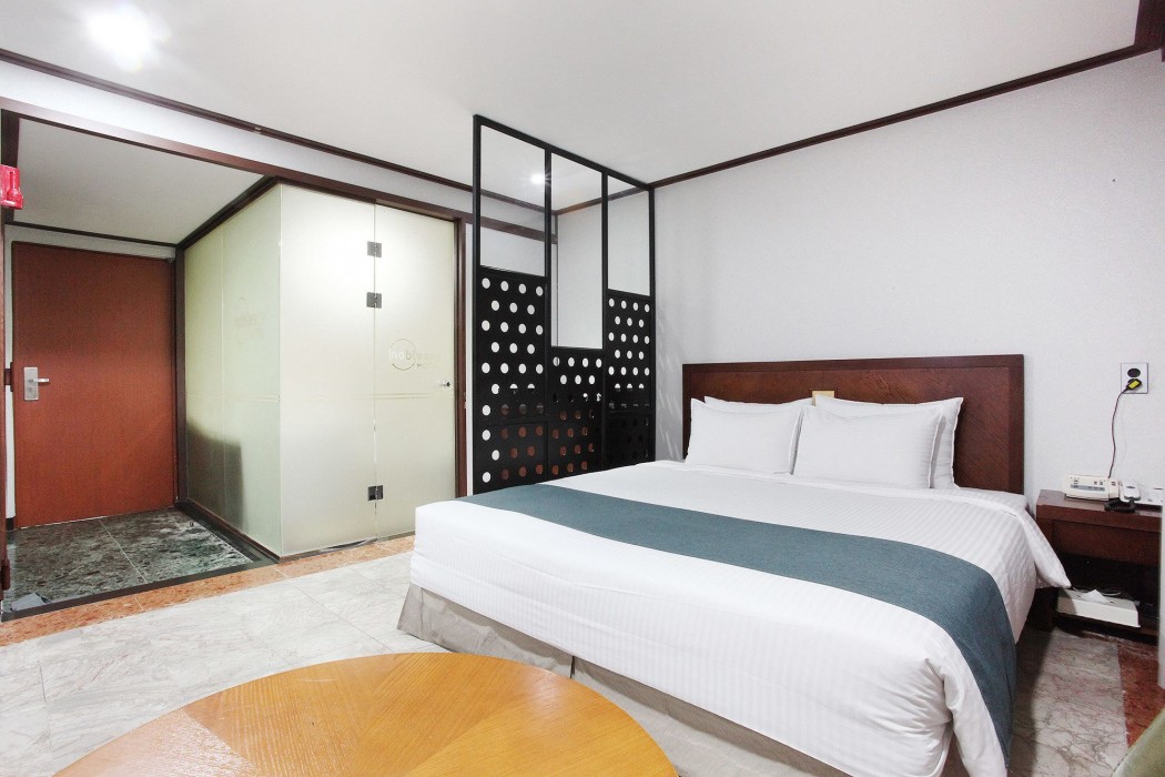 Noblesse Hotel 68/100