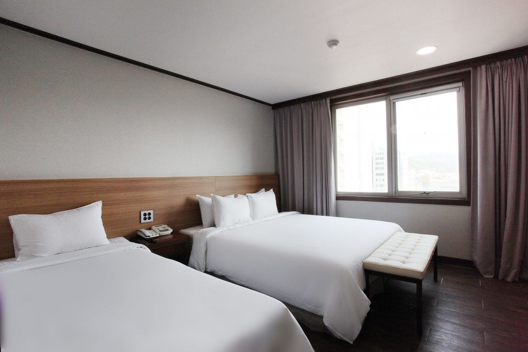 Noblesse Hotel 65/100