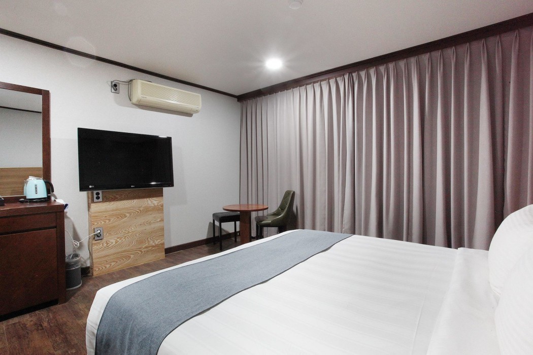 Noblesse Hotel 53/100