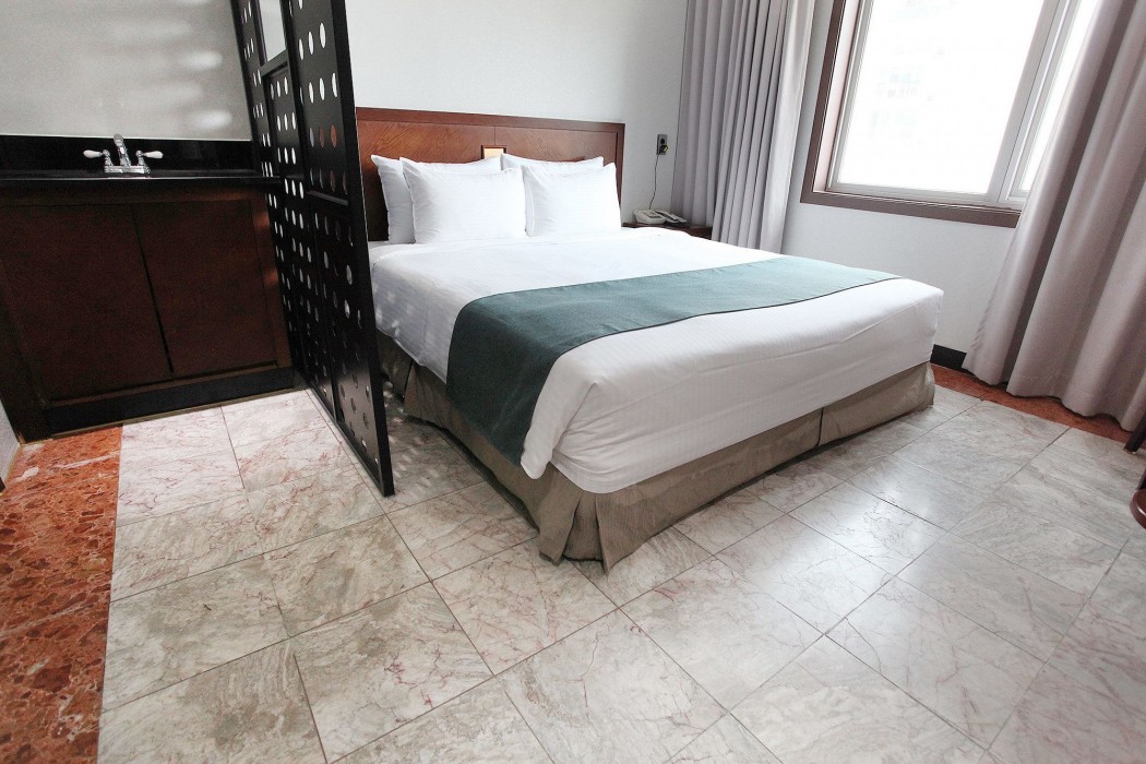 Noblesse Hotel 67/100