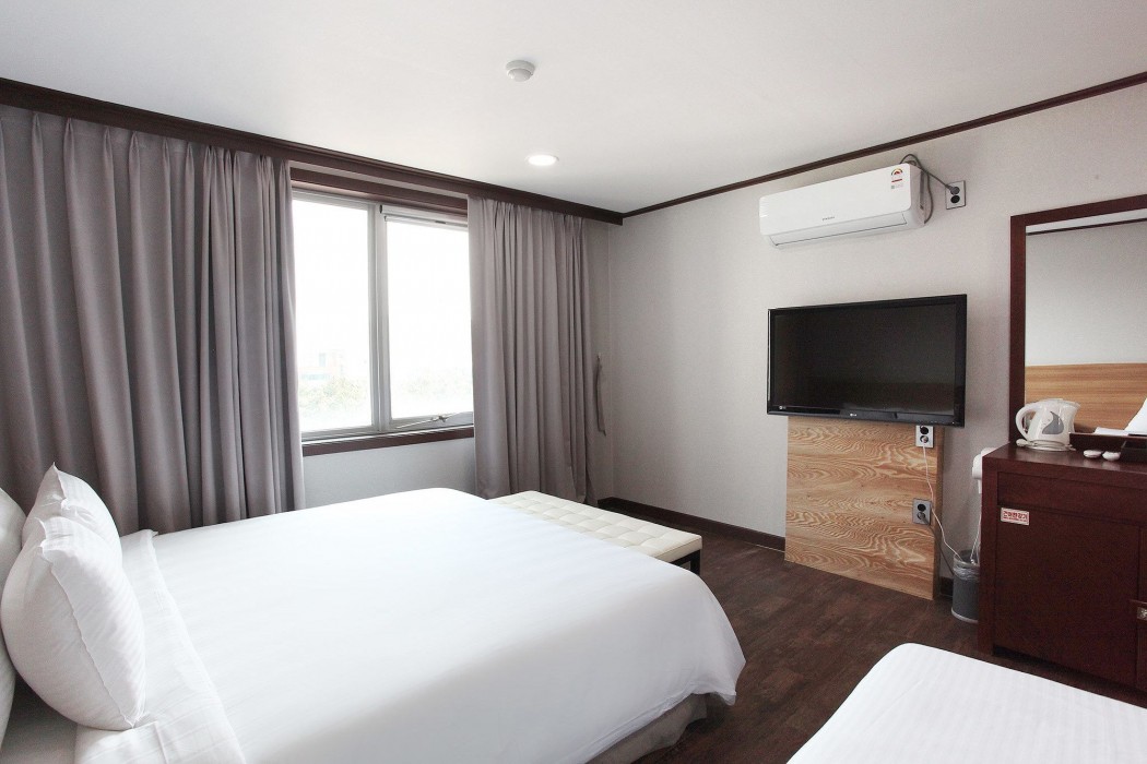 Noblesse Hotel 37/100