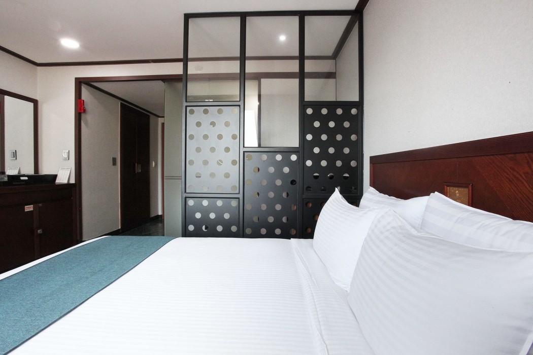 Noblesse Hotel 62/100