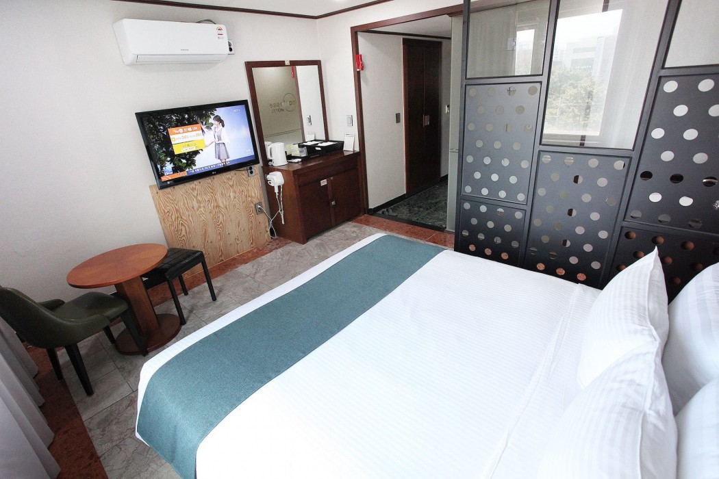 Noblesse Hotel 57/100