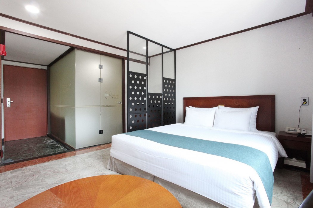 Noblesse Hotel 43/100