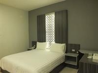 Studio Inn Suites 12/38