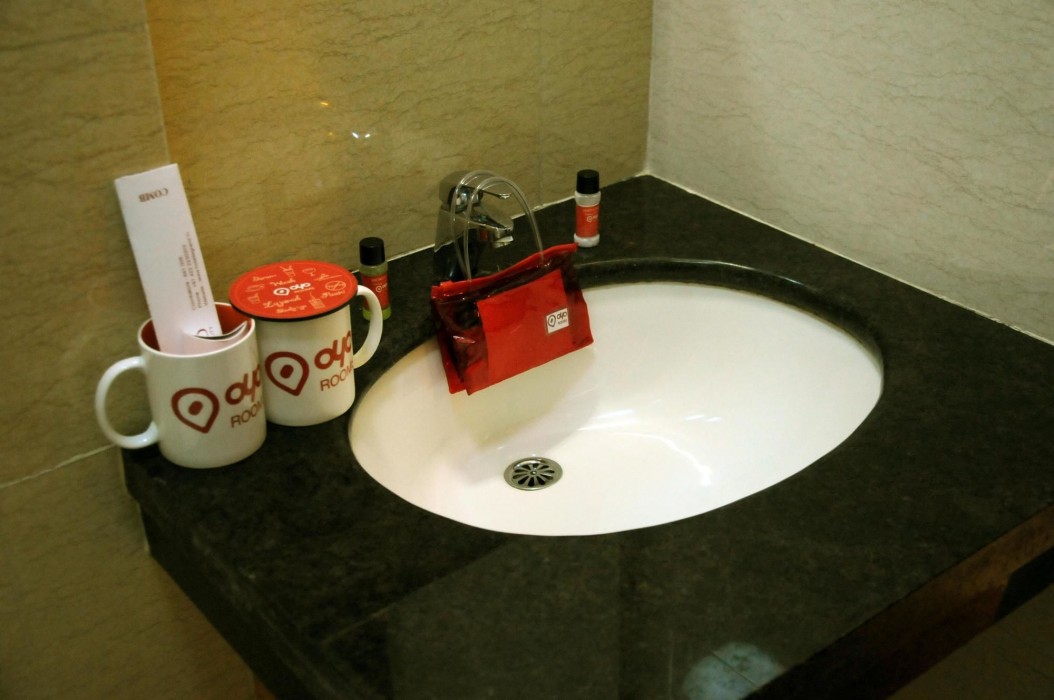 OYO Rooms Cross Cut Road Gokhale Street 18/34