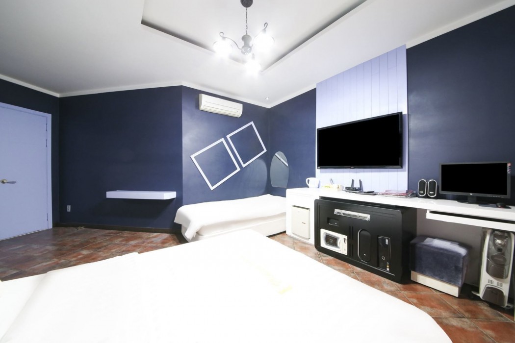 Hotel Picasso 18/77