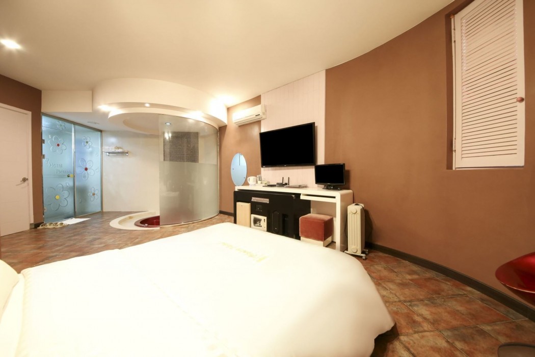 Hotel Picasso 22/77