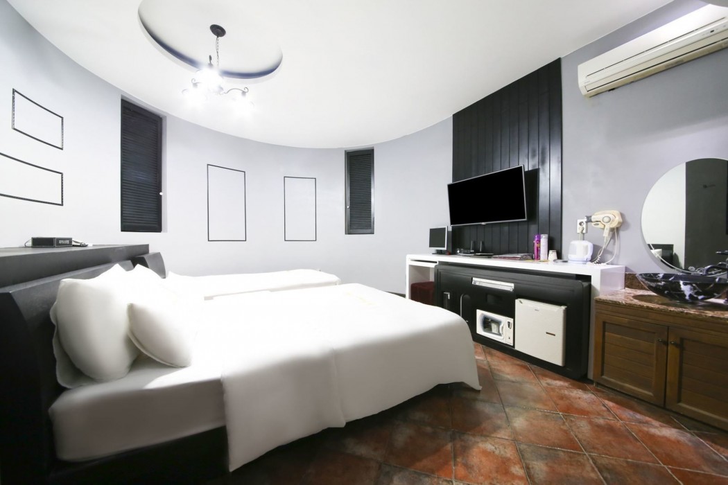 Hotel Picasso 62/77